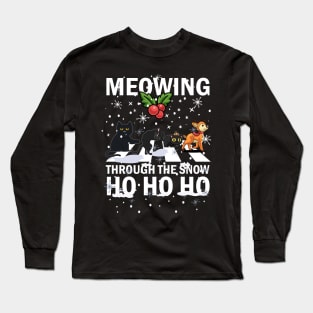 Meowing Through The Snow Cats Crossing Roads Crosswalk Pun Long Sleeve T-Shirt